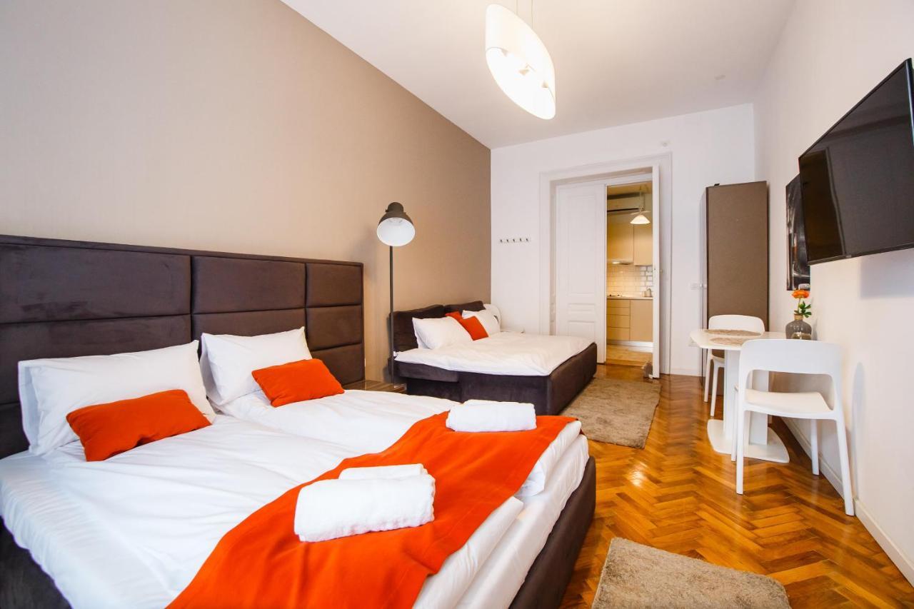 Eat It Cozy Downtown Apartments オラデア エクステリア 写真