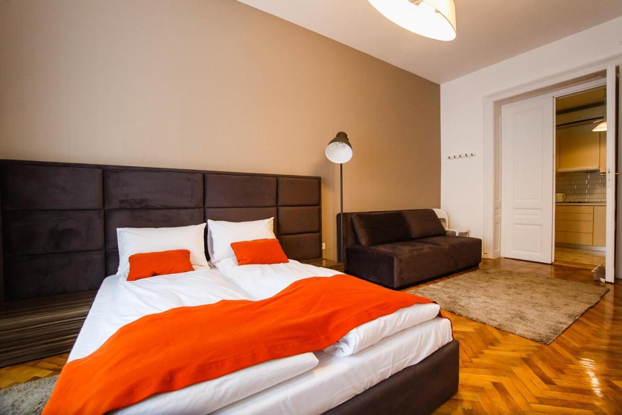 Eat It Cozy Downtown Apartments オラデア エクステリア 写真