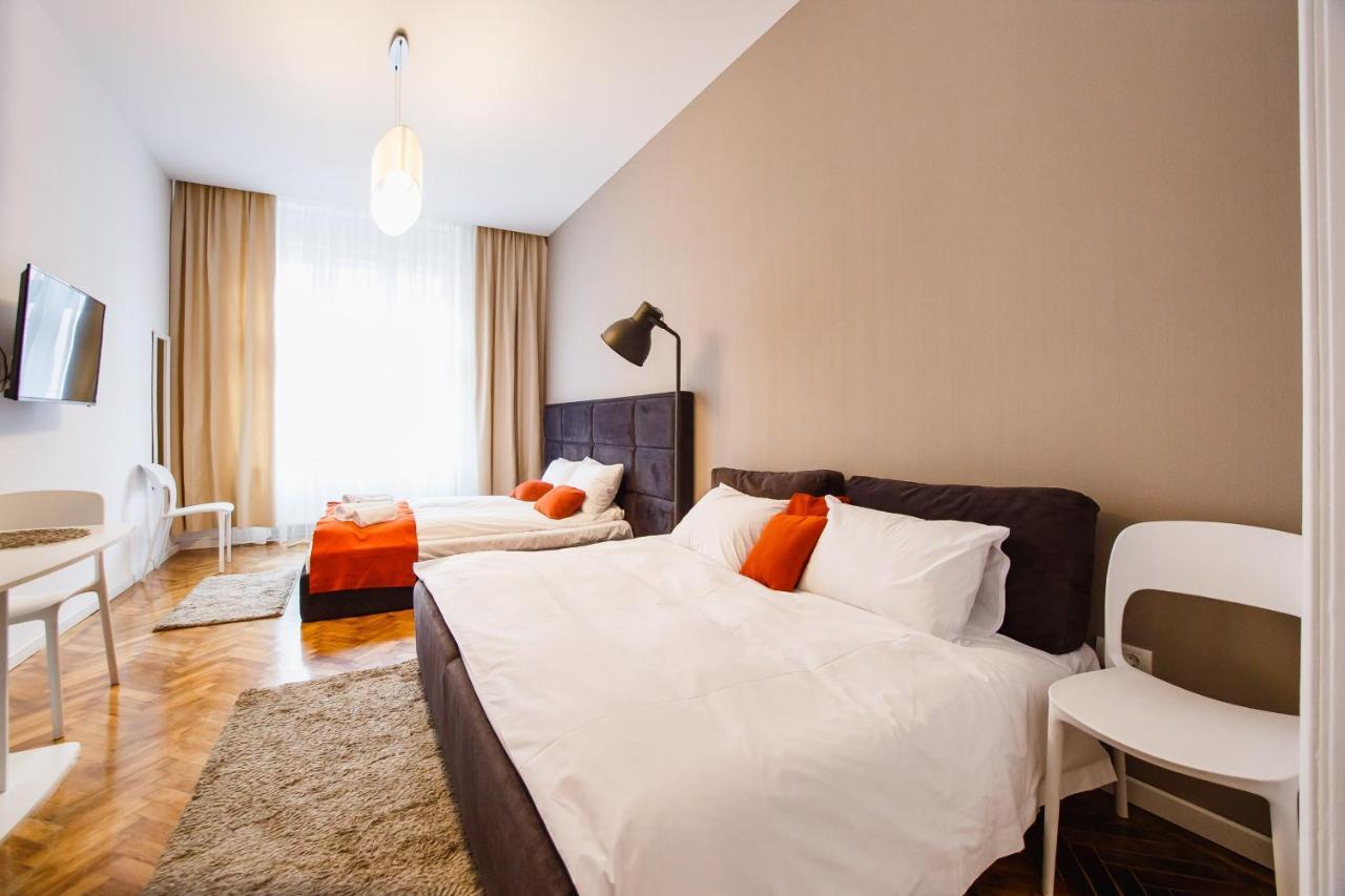 Eat It Cozy Downtown Apartments オラデア エクステリア 写真