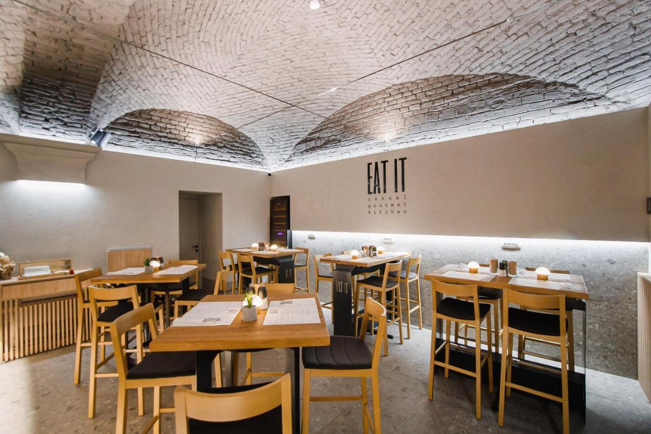 Eat It Cozy Downtown Apartments オラデア エクステリア 写真